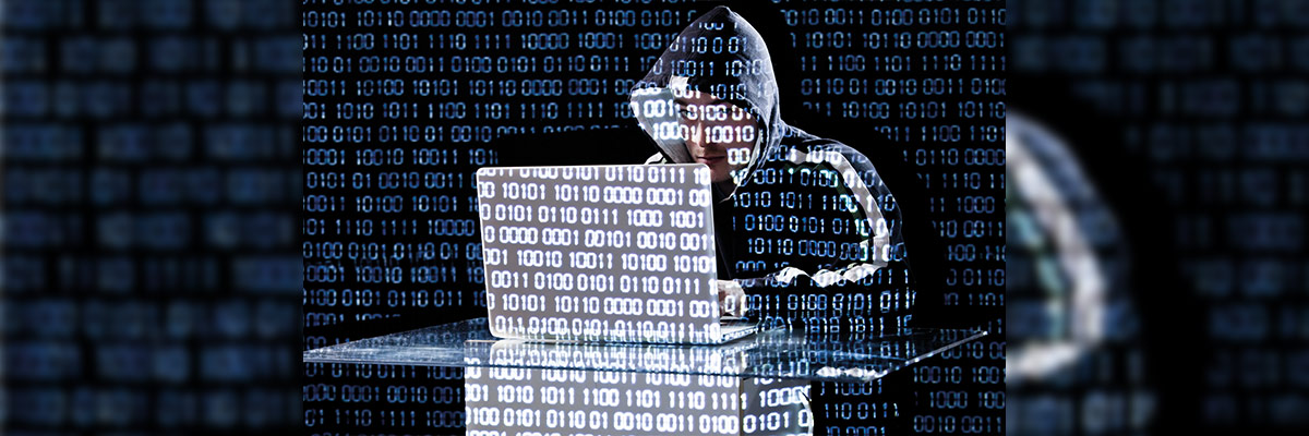 Una figura humana trabaja rodeada de códigos binarios, simbolizando la profunda conexión entre humanos y tecnología en la era digital