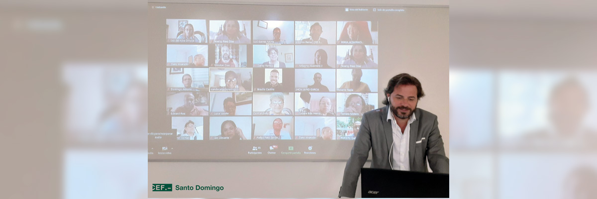 Graduación profesores curso herramientas para la docencia online