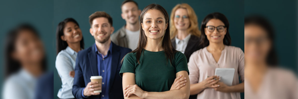 Grupo de personas sonrientes Grupo de personas sonrientes