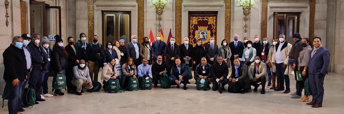 Grupo CEF.- UDIMA y autoridades municipales de República Dominicana