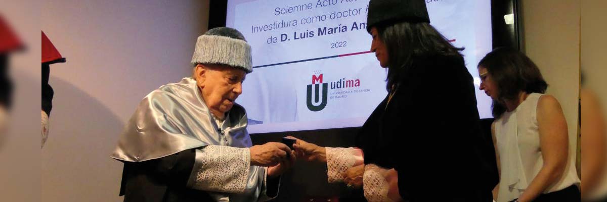 Investidura como Doctor Honoris Causa por la UDIMA, del periodista, escritor y académico Luis María Anson Investidura como Doctor Honoris Causa por la UDIMA, del periodista, escritor y académico Luis María Anson