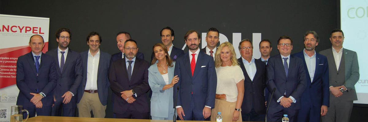 Foto de grupo con Arturo de las Heras