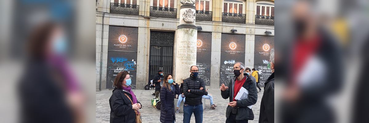 Asociados de Alumni+ en un paseo por el Madrid de Galdós
