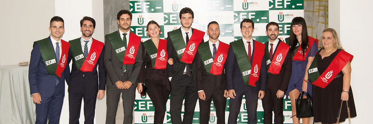 Acto de graduación de estudiantes en Valencia Acto de graduación de estudiantes en Valencia
