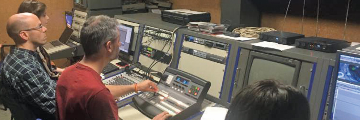 Alumnos de Udima en el estudio de Radio