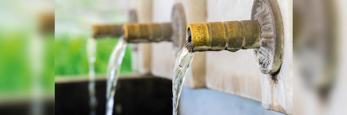Fuentes con agua corriendo