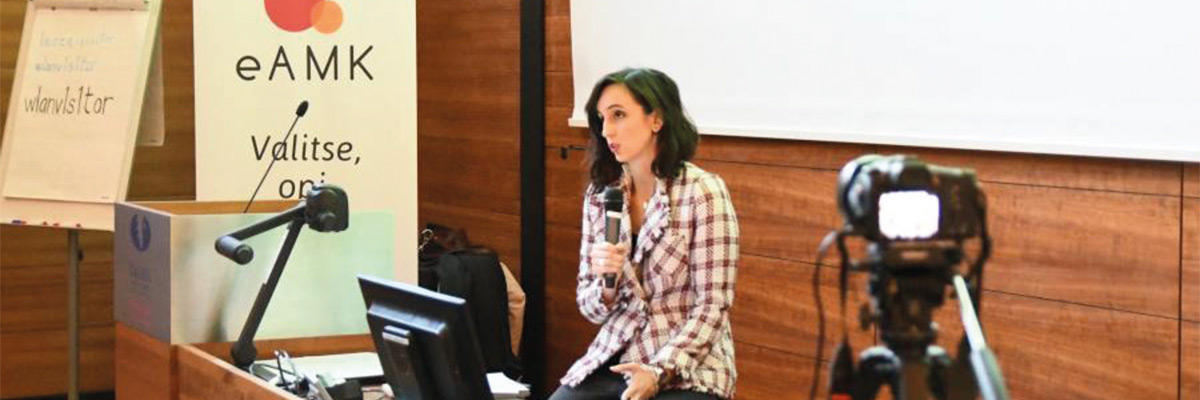 Silvia Prieto en un seminario