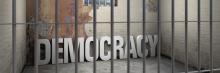 Aparece la palabra demogracia en una celda